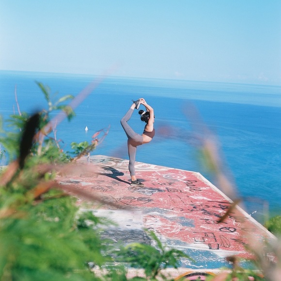 Meet your Posher, Mari - Picture 3 of 3